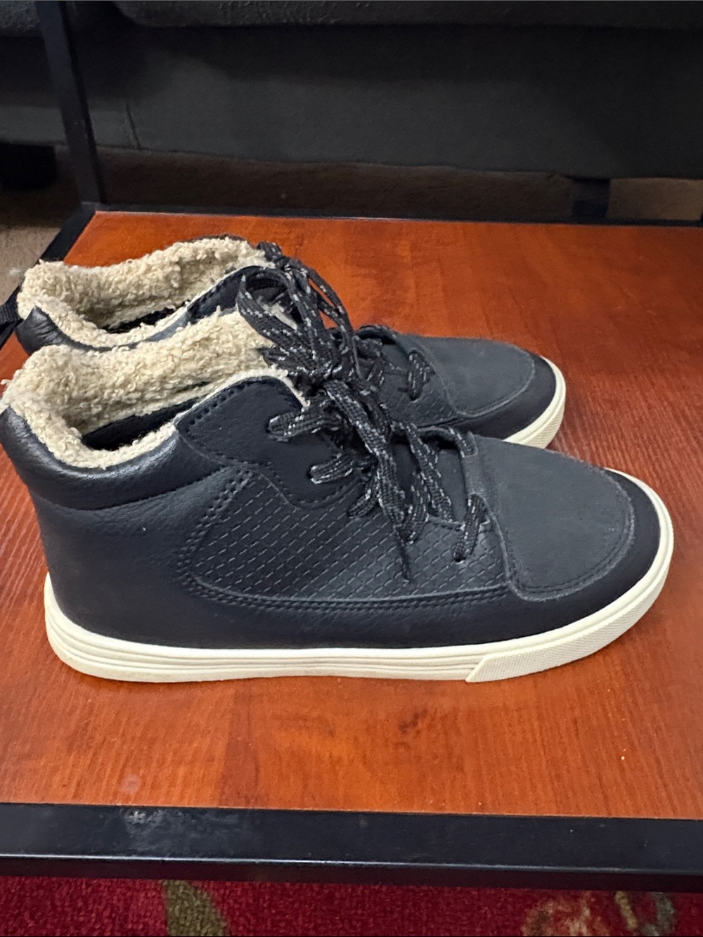 Black High-Top Casual Sneakers with Sherpa Lining size 3Y